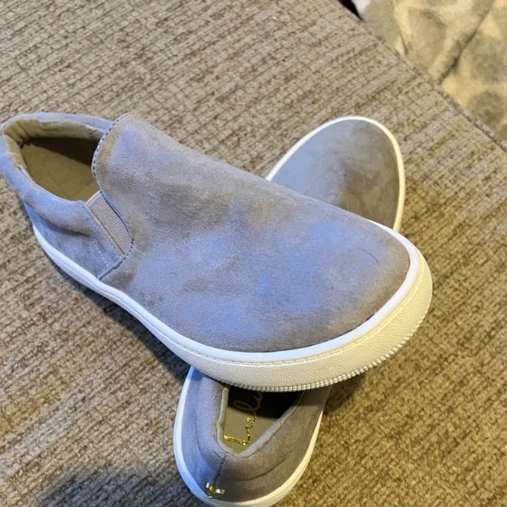 Lulus Dylann Women's Grey Suede Low Top Slip-On Casual sneaker size 10 NWOB